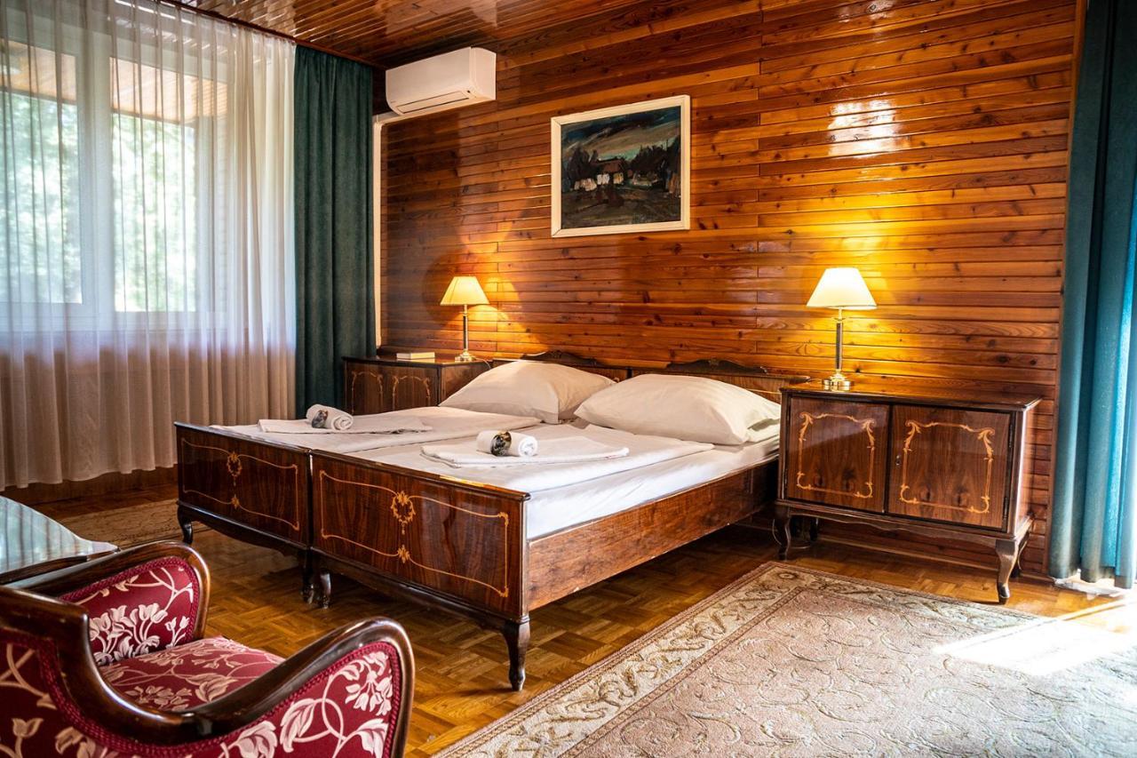 Ozoon Hotel Nyíregyháza Exteriör bild