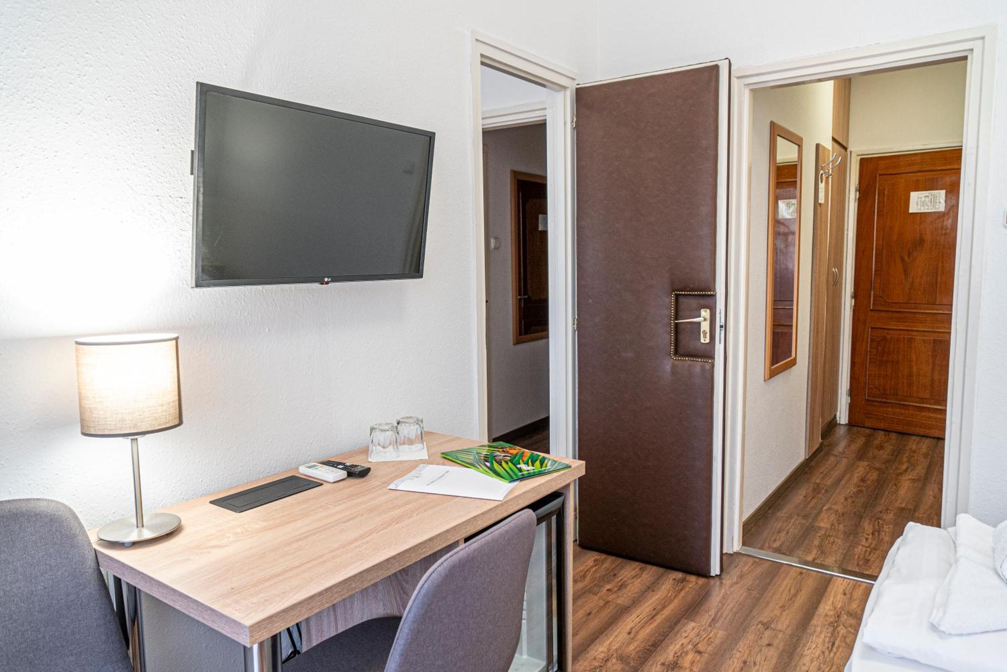 Ozoon Hotel Nyíregyháza Exteriör bild