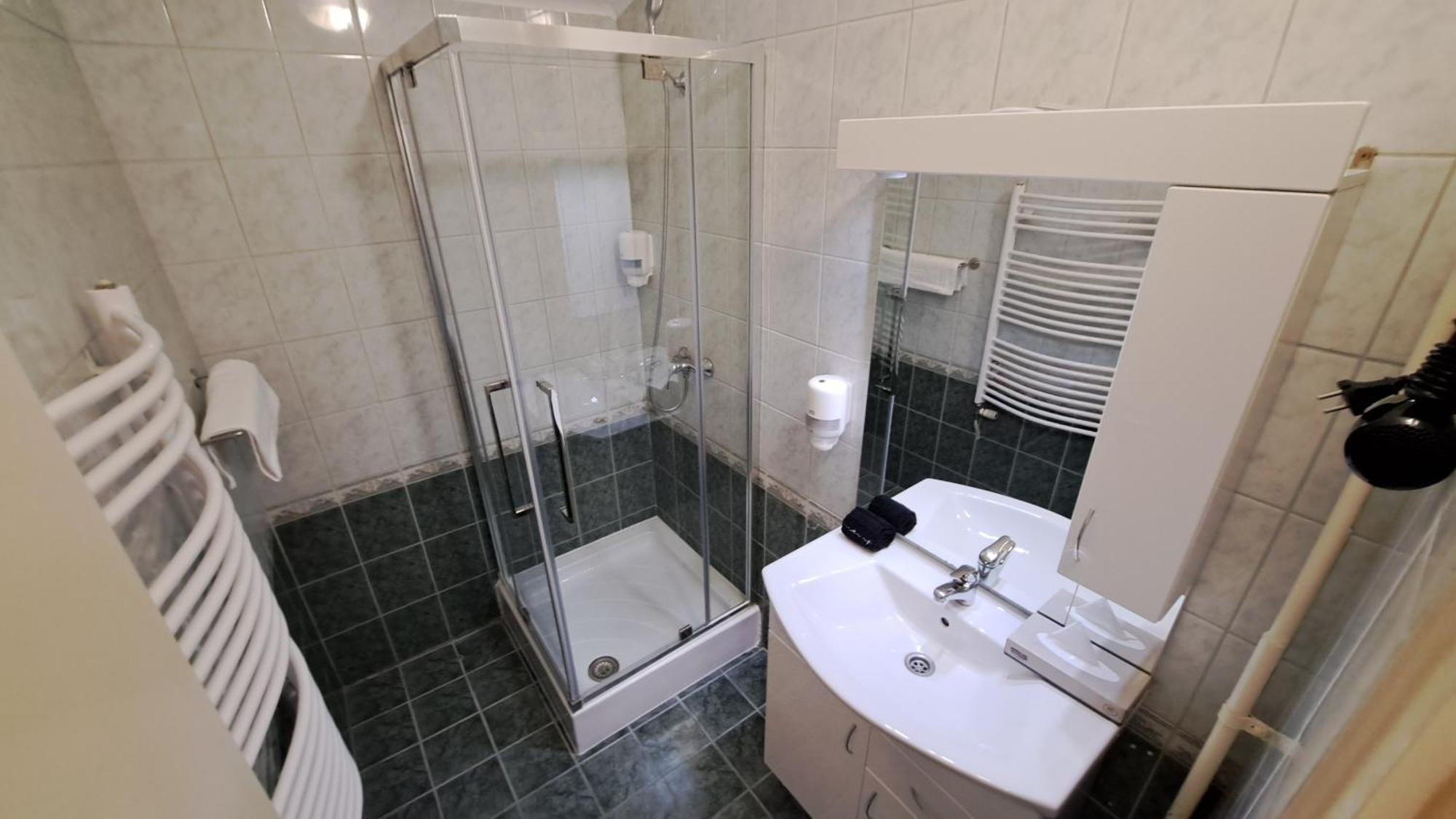 Ozoon Hotel Nyíregyháza Exteriör bild
